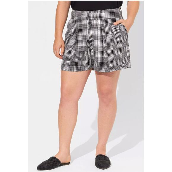Torrid Wide Leg Studio Crepe Shorts Glen Plaid Black White Womens Size 22 New - Picture 2 of 11